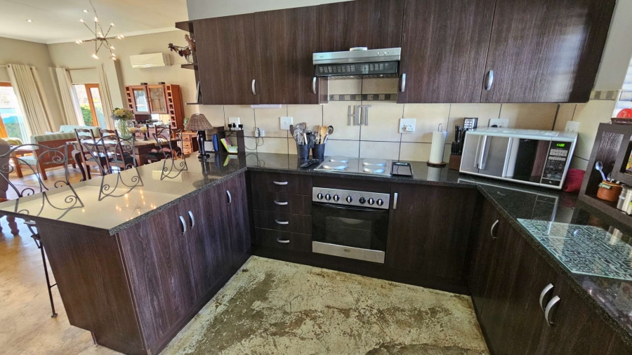 3 Bedroom Property for Sale in Meerhof North West